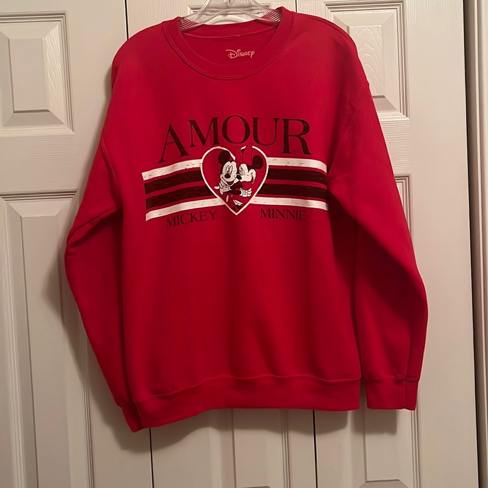 M red mickey mouse Disney crewneck
